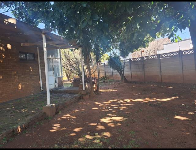 1.5 BEDROOM FREEHOLD FOR SALE IN PRIMROSE